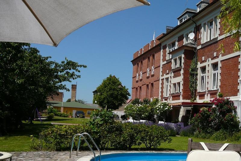 Hotel-Park-Residenz アッシャースレーベン エクステリア 写真